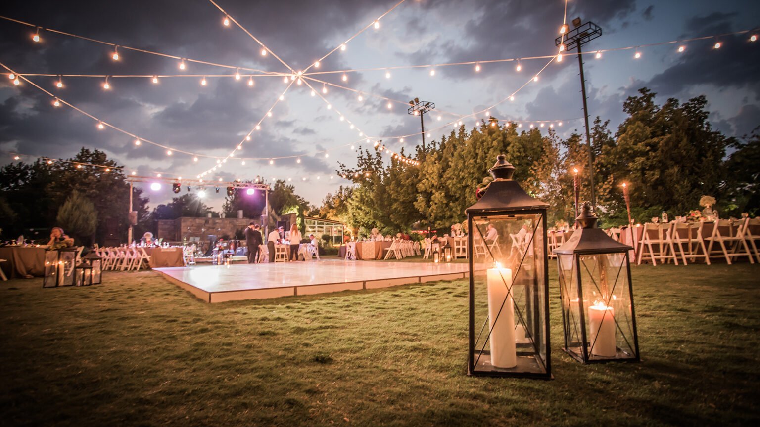 Rent String Lights – UplightRentals.com